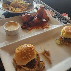 Paragon-Bar-and-Grill-food-3