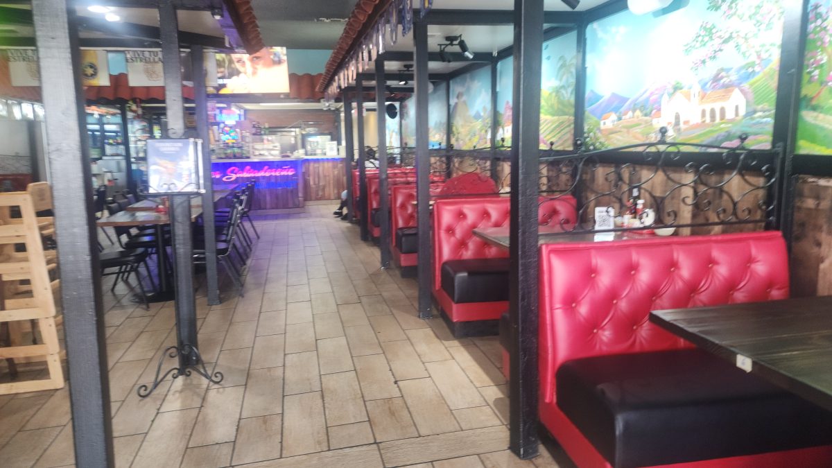 Con Sabor Salvadoreño interior