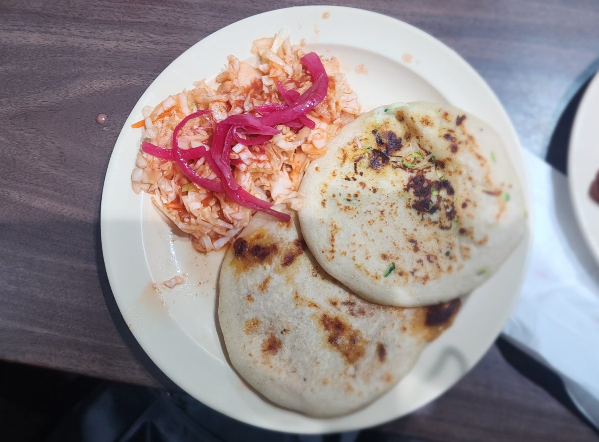 Con Sabor Salvadoreño - food