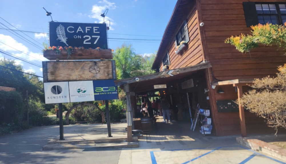 Cafe on 27 exterior