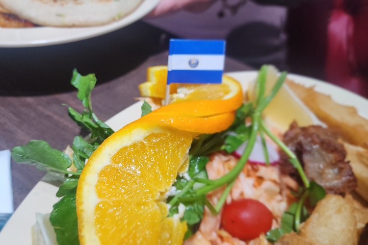 Con Sabor Salvadoreno #2 -food